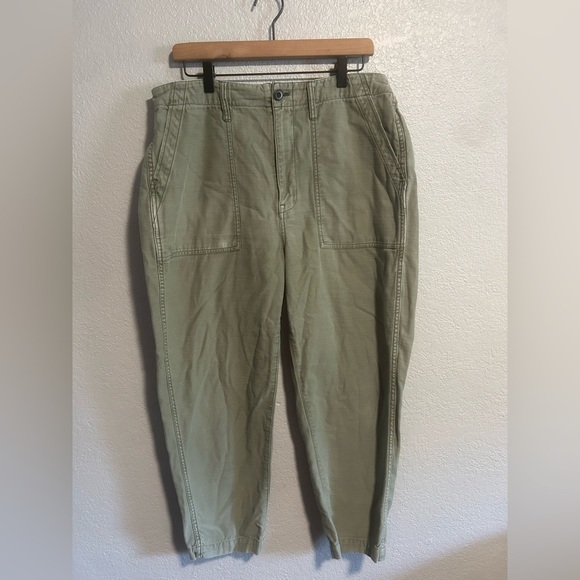 Madewell Griff Tapered Fatigue Cargo Pants in Olive - Picture 5 of 9